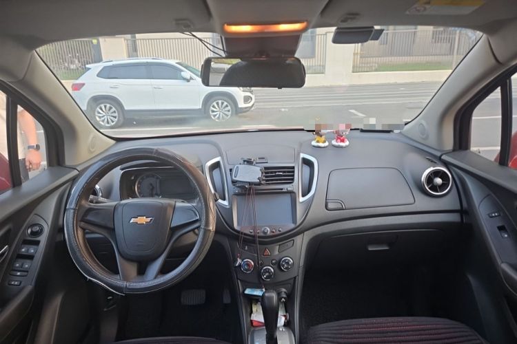 Used Chevrolet Trax 2014 1.4T Automatic Two-Wheel Drive Comfort Version Center Console