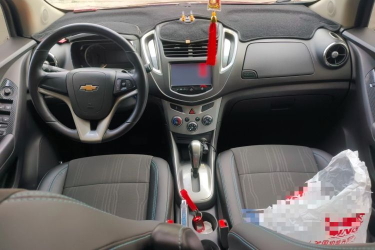 Used Chevrolet Trax 2014 1.4T Automatic Two-Wheel Drive Luxury Model Center Console