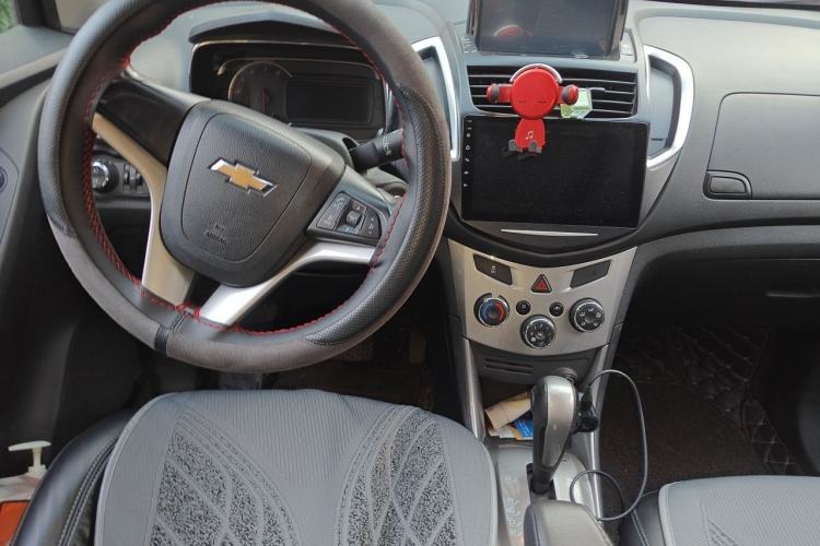 Used Chevrolet Trax 2014 1.4T Automatic All-Wheel Drive Flagship Version Center Console