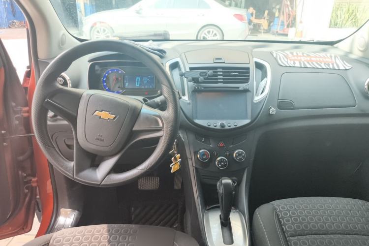 Used Chevrolet Trax 2014 1.4T Automatic Two-Wheel Drive Comfort Version Center Console