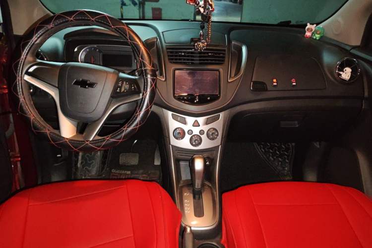 Used Chevrolet Trax 2014 1.4T Automatic Two-Wheel Drive Luxury Model Center Console