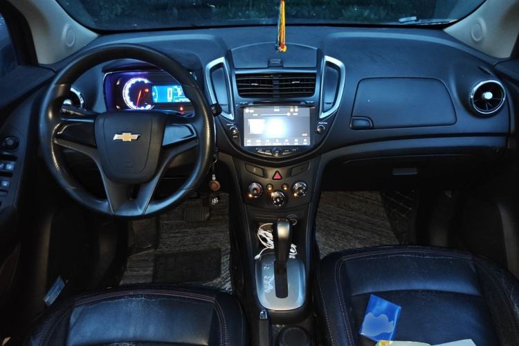 Used Chevrolet Trax 2014 1.4T Automatic Two-Wheel Drive Comfort Version Center Console