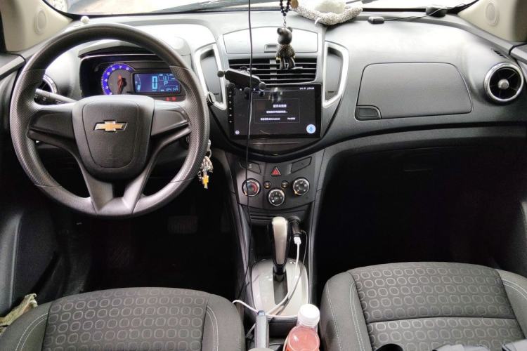 Used Chevrolet Trax 2014 1.4T Automatic Two-Wheel Drive Comfort Version Center Console