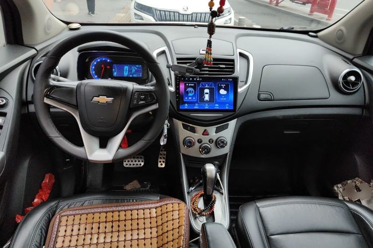 Used Chevrolet Trax 2014 1.4T Transformers Limited Edition Center Console
