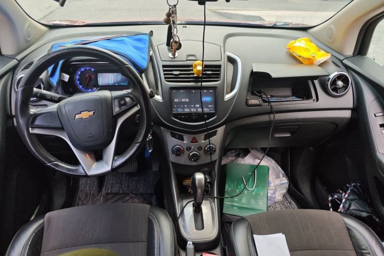 Used Chevrolet Trax 2014 1.4T Automatic Two-Wheel Drive Luxury Model Center Console