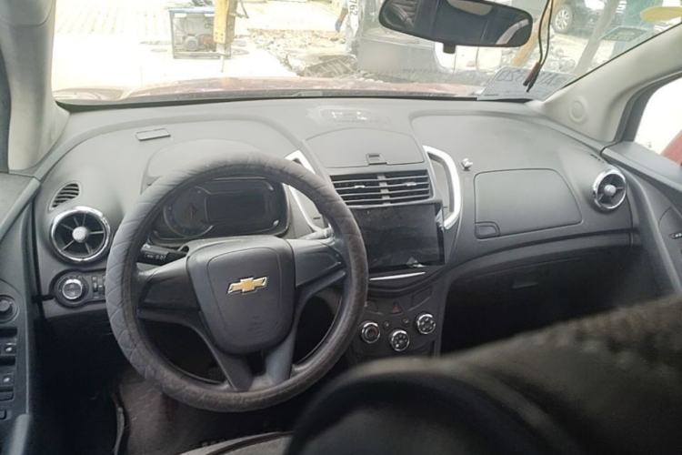 Used Chevrolet Trax 2014 1.4T Automatic Two-Wheel Drive Comfort Version Center Console