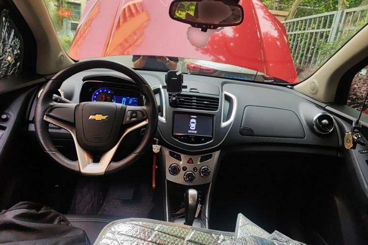 Used Chevrolet Trax 2014 1.4T Automatic All-Wheel Drive Flagship Version Center Console