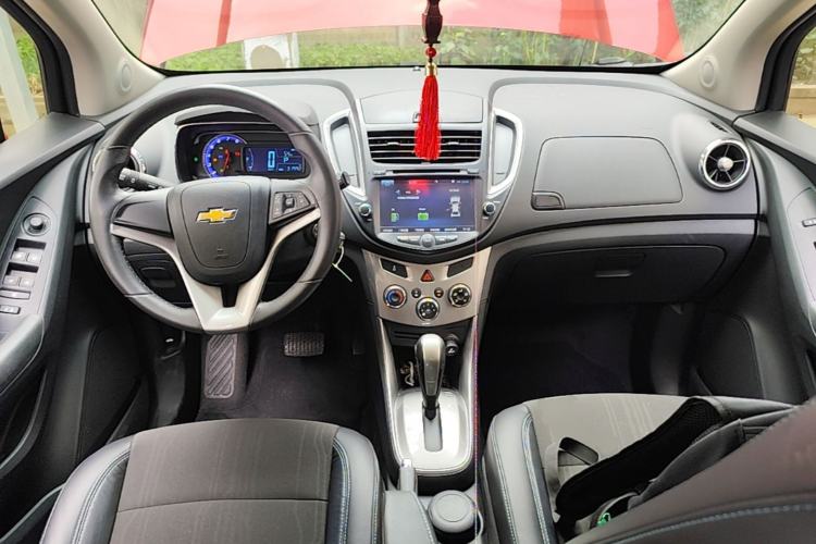 Used Chevrolet Trax 2014 1.4T Automatic Two-Wheel Drive Luxury Model Center Console