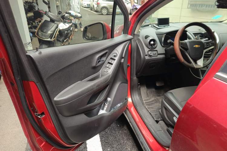 Used Chevrolet Trax 2014 1.4T Automatic Two-Wheel Drive Luxury Model Driver Seat