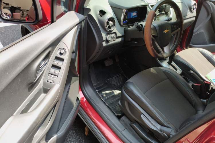 Used Chevrolet Trax 2014 1.4T Automatic Two-Wheel Drive Luxury Model Driver Seat