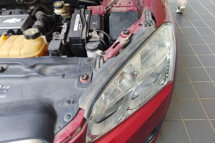 Used Chevrolet Trax 2014 1.4T Automatic Two-Wheel Drive Comfort Version Engine Bay Left