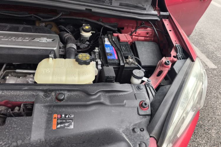 Used Chevrolet Trax 2014 1.4T Automatic Two-Wheel Drive Luxury Model Engine Bay Left