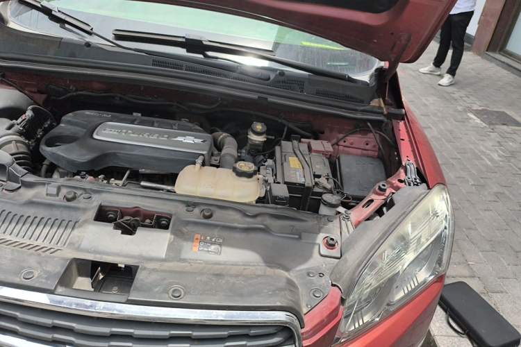 Used Chevrolet Trax 2014 1.4T Automatic Two-Wheel Drive Comfort Version Engine Bay Left