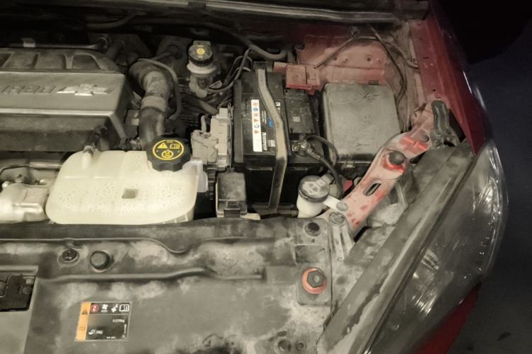 Used Chevrolet Trax 2014 1.4T Automatic Two-Wheel Drive Luxury Model Engine Bay Left