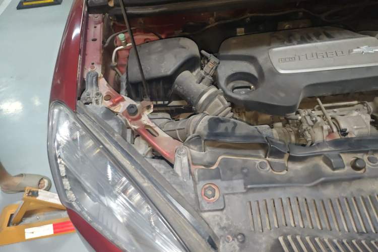Used Chevrolet Trax 2014 1.4T Automatic Two-Wheel Drive Comfort Version Engine Bay Right