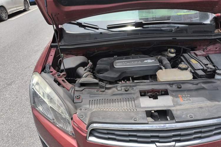 Used Chevrolet Trax 2014 1.4T Automatic Two-Wheel Drive Comfort Version Engine Bay Right