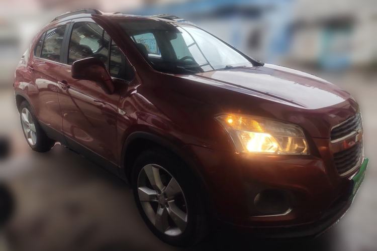 Used Chevrolet Trax 2014 1.4T Automatic Two-Wheel Drive Luxury Model Front Right 45 Deg