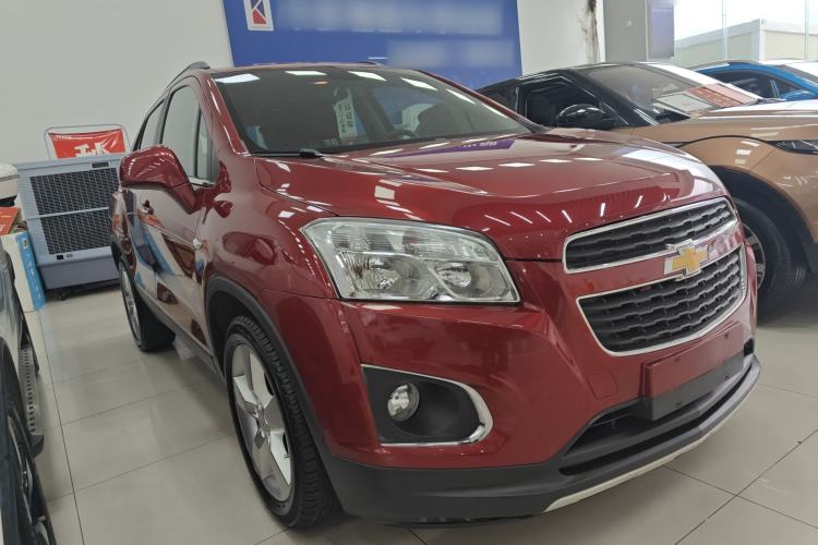 Used Chevrolet Trax 2014 1.4T Automatic All-Wheel Drive Flagship Version Front Right 45 Deg