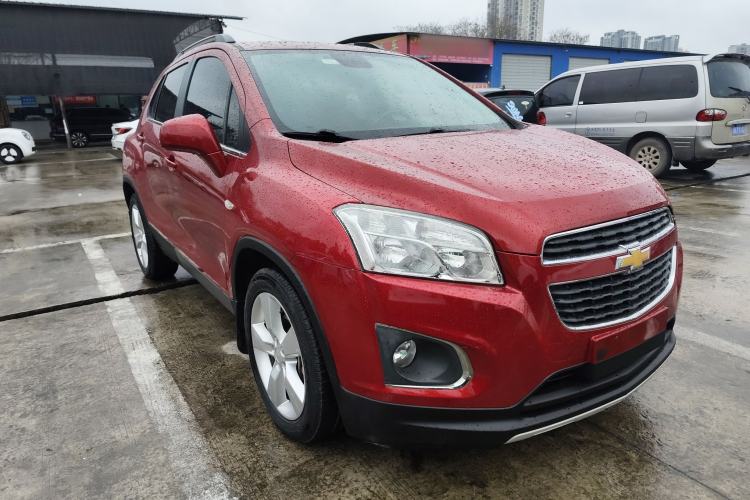 Used Chevrolet Trax 2014 1.4T Automatic Two-Wheel Drive Luxury Model Front Right 45 Deg
