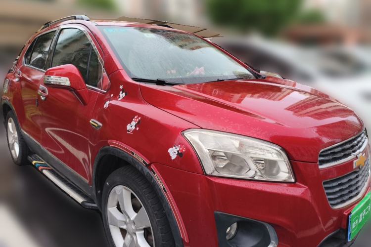Used Chevrolet Trax 2014 1.4T Automatic All-Wheel Drive Flagship Version Front Right 45 Deg