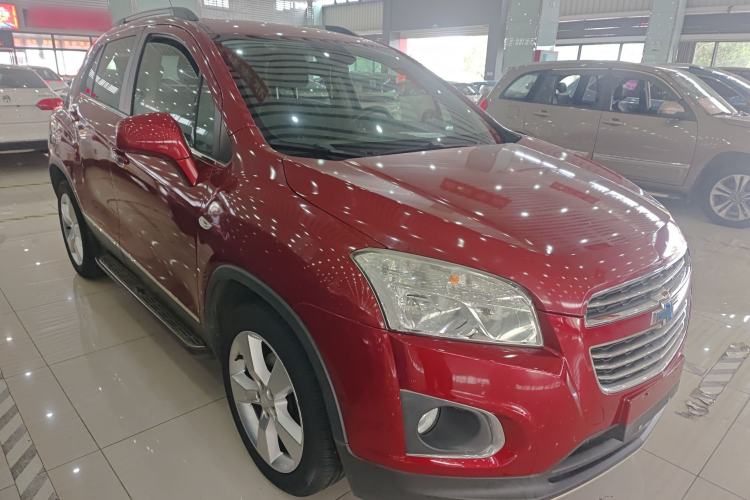 Used Chevrolet Trax 2014 1.4T Automatic All-Wheel Drive Flagship Version Front Right 45 Deg