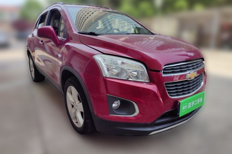 Used Chevrolet Trax 2014 1.4T Automatic All-Wheel Drive Flagship Version Front Right 45 Deg