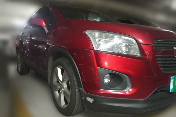 Used Chevrolet Trax 2014 1.4T Manual Two-Wheel Drive Comfort Model Front Right 45 Deg