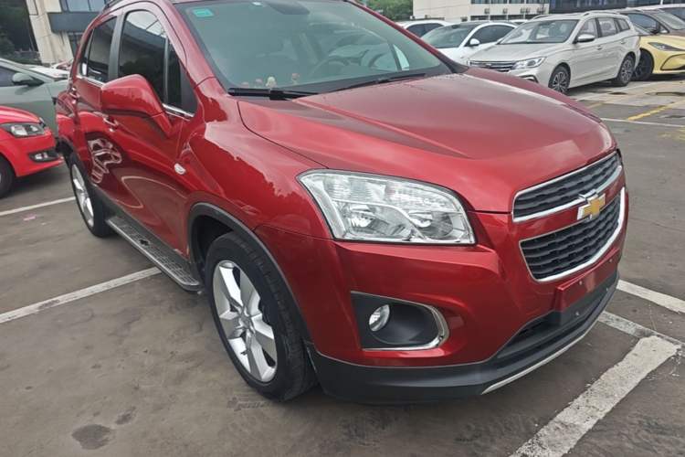 Used Chevrolet Trax 2014 1.4T Automatic Two-Wheel Drive Luxury Model Front Right 45 Deg