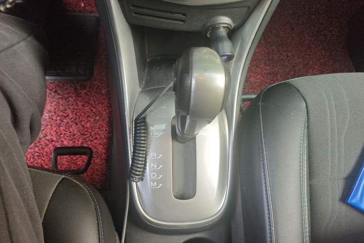 Used Chevrolet Trax 2014 1.4T Automatic Two-Wheel Drive Luxury Model Gear Lever