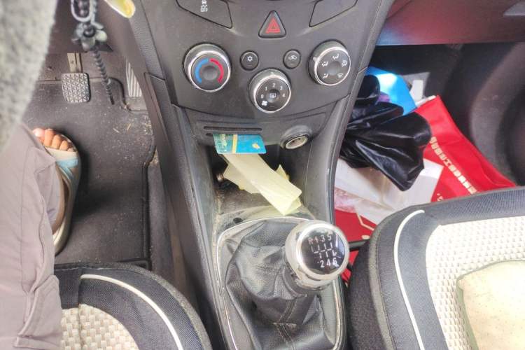 Used Chevrolet Trax 2014 1.4T Manual Two-Wheel Drive Comfort Model Gear Lever