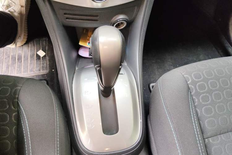 Used Chevrolet Trax 2014 1.4T Automatic Two-Wheel Drive Comfort Version Gear Lever