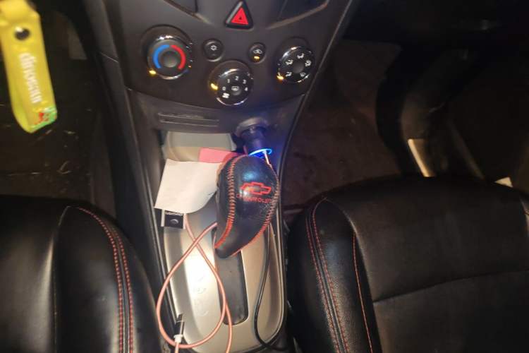 Used Chevrolet Trax 2014 1.4T Automatic Two-Wheel Drive Comfort Version Gear Lever