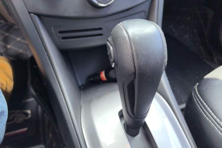 Used Chevrolet Trax 2014 1.4T Automatic Two-Wheel Drive Comfort Version Gear Lever