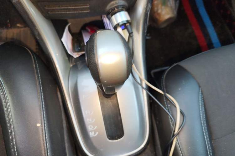 Used Chevrolet Trax 2014 1.4T Automatic Two-Wheel Drive Luxury Model Gear Lever