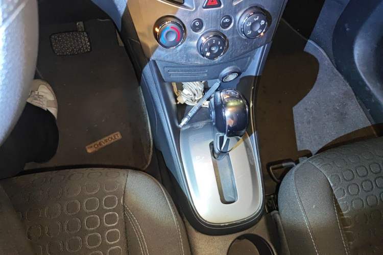 Used Chevrolet Trax 2014 1.4T Automatic Two-Wheel Drive Comfort Version Gear Lever