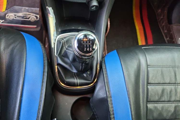 Used Chevrolet Trax 2014 1.4T Manual Two-Wheel Drive Comfort Model Gear Lever
