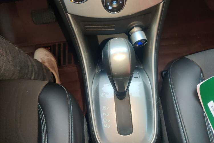 Used Chevrolet Trax 2014 1.4T Automatic Two-Wheel Drive Luxury Model Gear Lever
