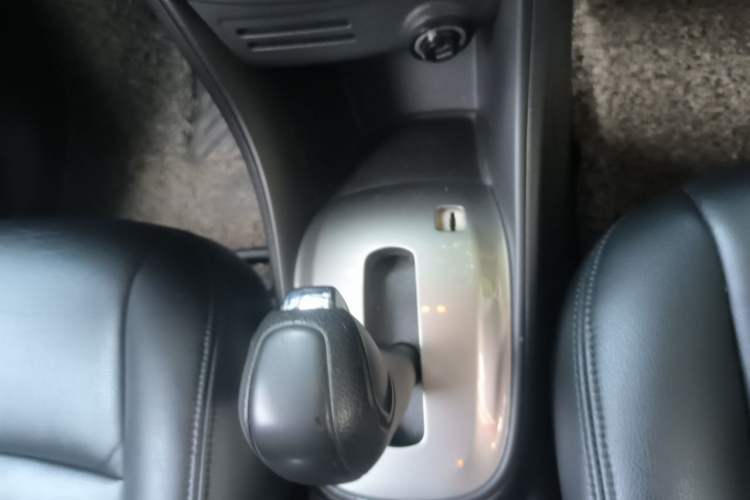 Used Chevrolet Trax 2014 1.4T Automatic Two-Wheel Drive Comfort Version Gear Lever