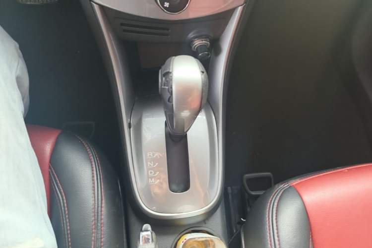 Used Chevrolet Trax 2014 1.4T Automatic Two-Wheel Drive Luxury Model Gear Lever
