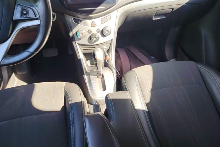 Used Chevrolet Trax 2014 1.4T Automatic Two-Wheel Drive Luxury Model Gear Lever