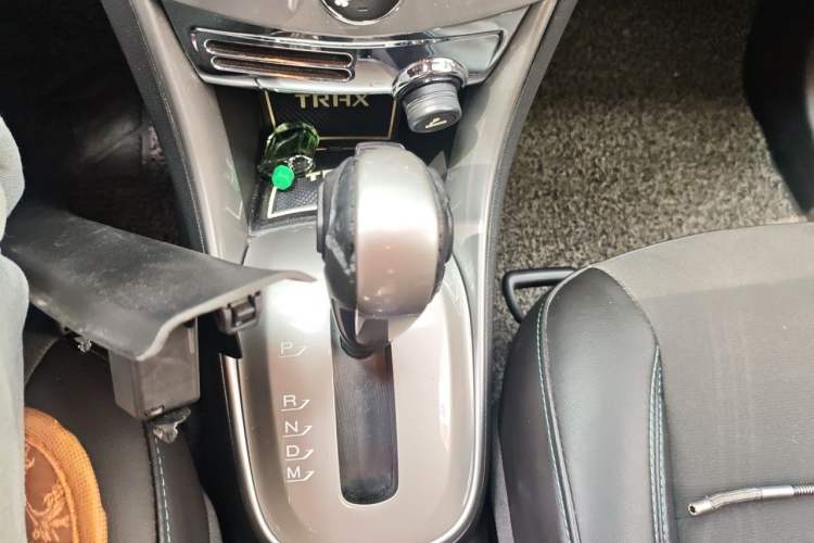 Used Chevrolet Trax 2014 1.4T Automatic Two-Wheel Drive Luxury Model Gear Lever
