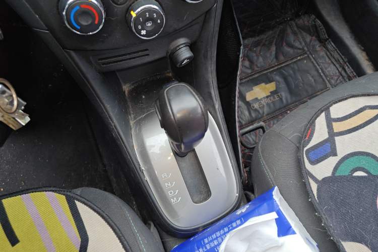 Used Chevrolet Trax 2014 1.4T Automatic Two-Wheel Drive Comfort Version Gear Lever