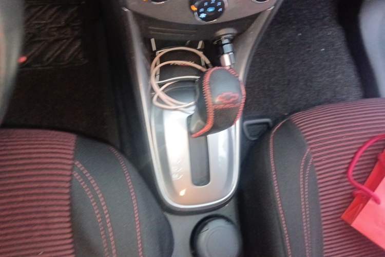 Used Chevrolet Trax 2014 1.4T Automatic Two-Wheel Drive Luxury Model Gear Lever