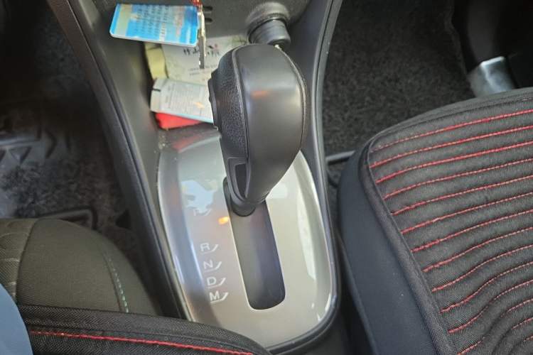 Used Chevrolet Trax 2014 1.4T Automatic Two-Wheel Drive Comfort Version Gear Lever