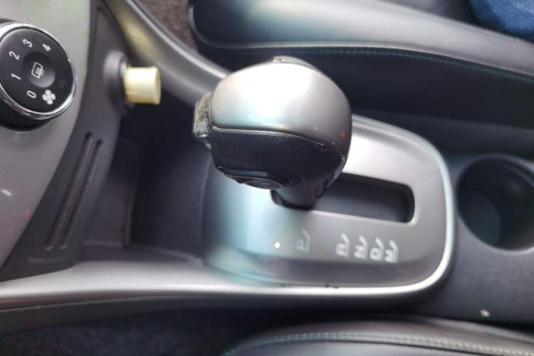 Used Chevrolet Trax 2014 1.4T Automatic All-Wheel Drive Flagship Version Gear Lever