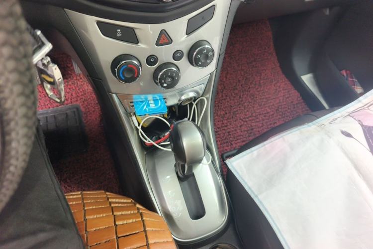 Used Chevrolet Trax 2014 1.4T Automatic Two-Wheel Drive Luxury Model Gear Lever