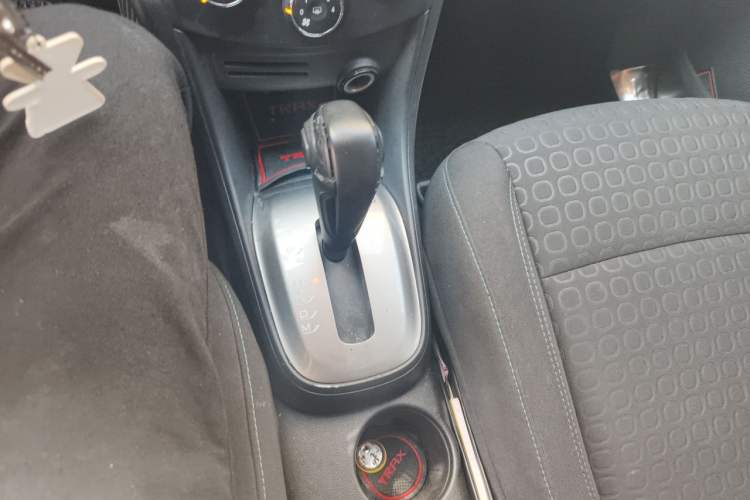 Used Chevrolet Trax 2014 1.4T Automatic Two-Wheel Drive Comfort Version Gear Lever