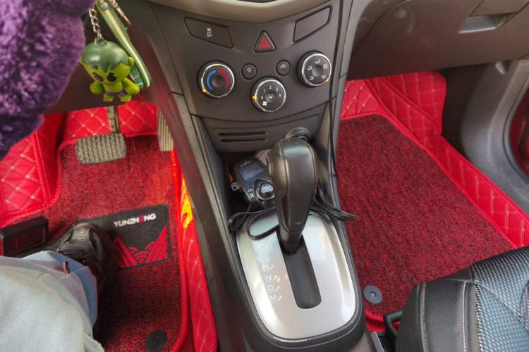 Used Chevrolet Trax 2014 1.4T Automatic Two-Wheel Drive Comfort Version Gear Lever