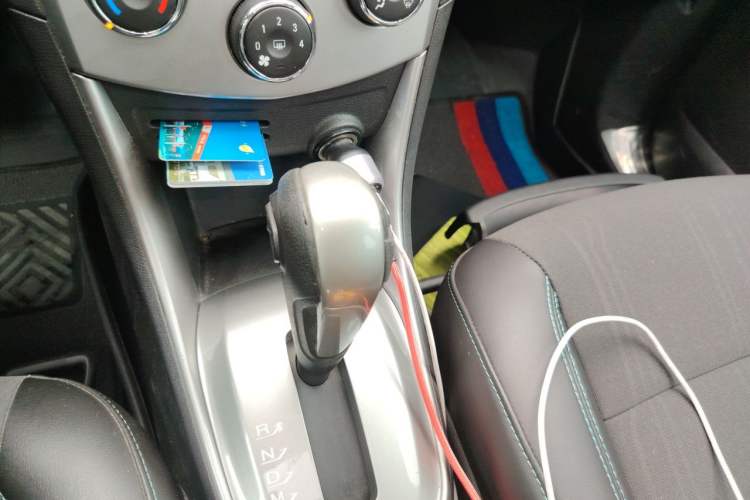 Used Chevrolet Trax 2014 1.4T Automatic Two-Wheel Drive Luxury Model Gear Lever