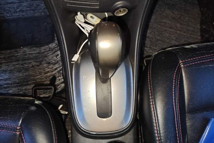 Used Chevrolet Trax 2014 1.4T Automatic Two-Wheel Drive Comfort Version Gear Lever